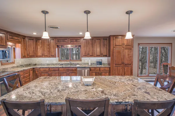 $699,999 | 43453 105th Avenue, Holdingford, MN 56340