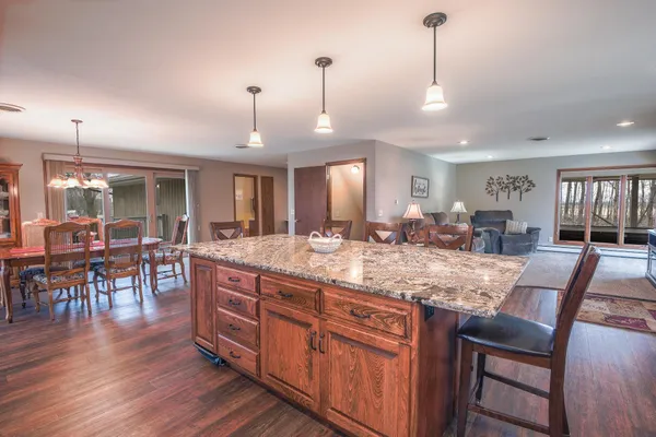 $699,999 | 43453 105th Avenue, Holdingford, MN 56340