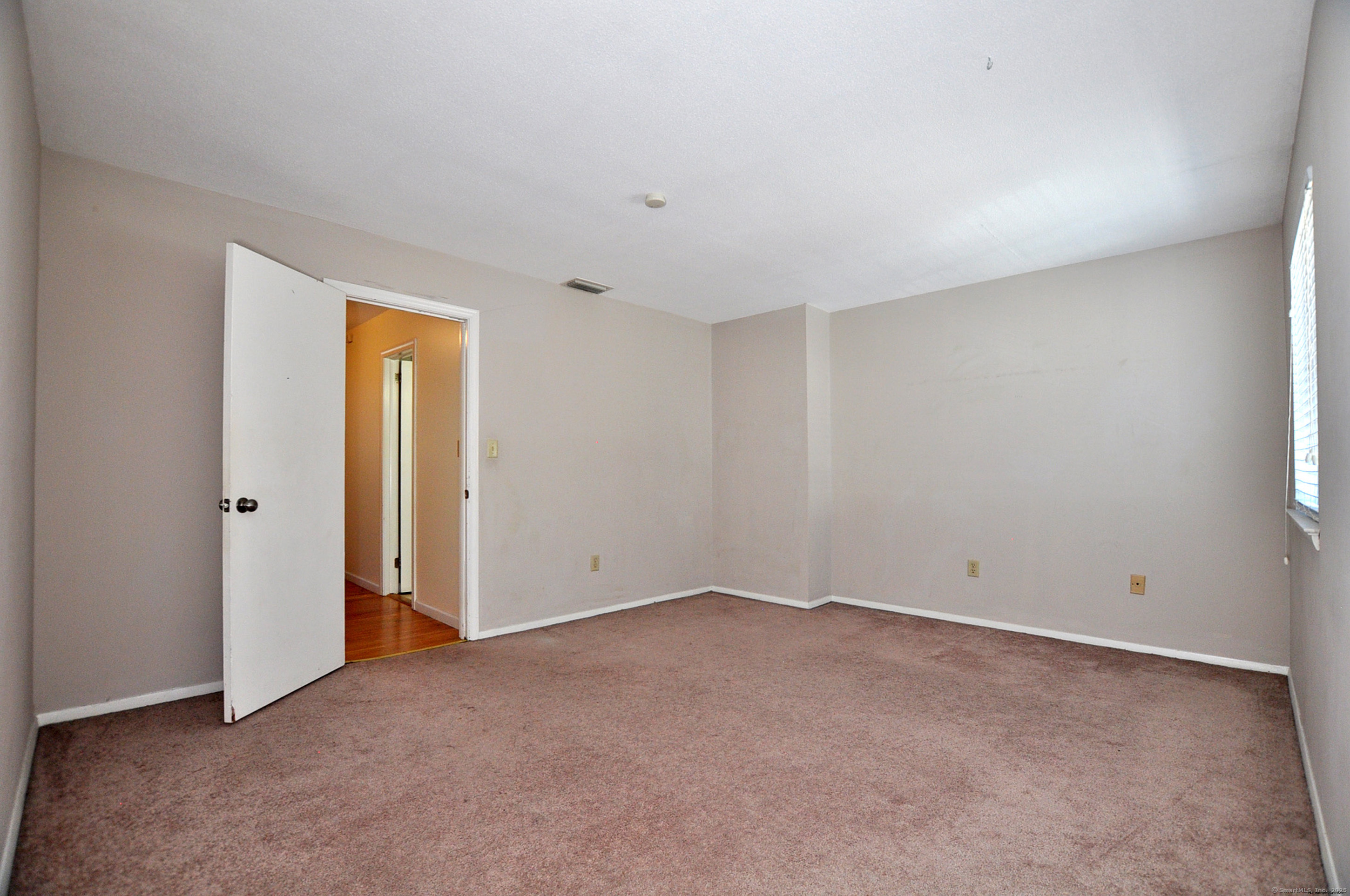305 Timber Lane, Unit 305 Canton, CT 06019 - Photo 22 of 39 a view of room