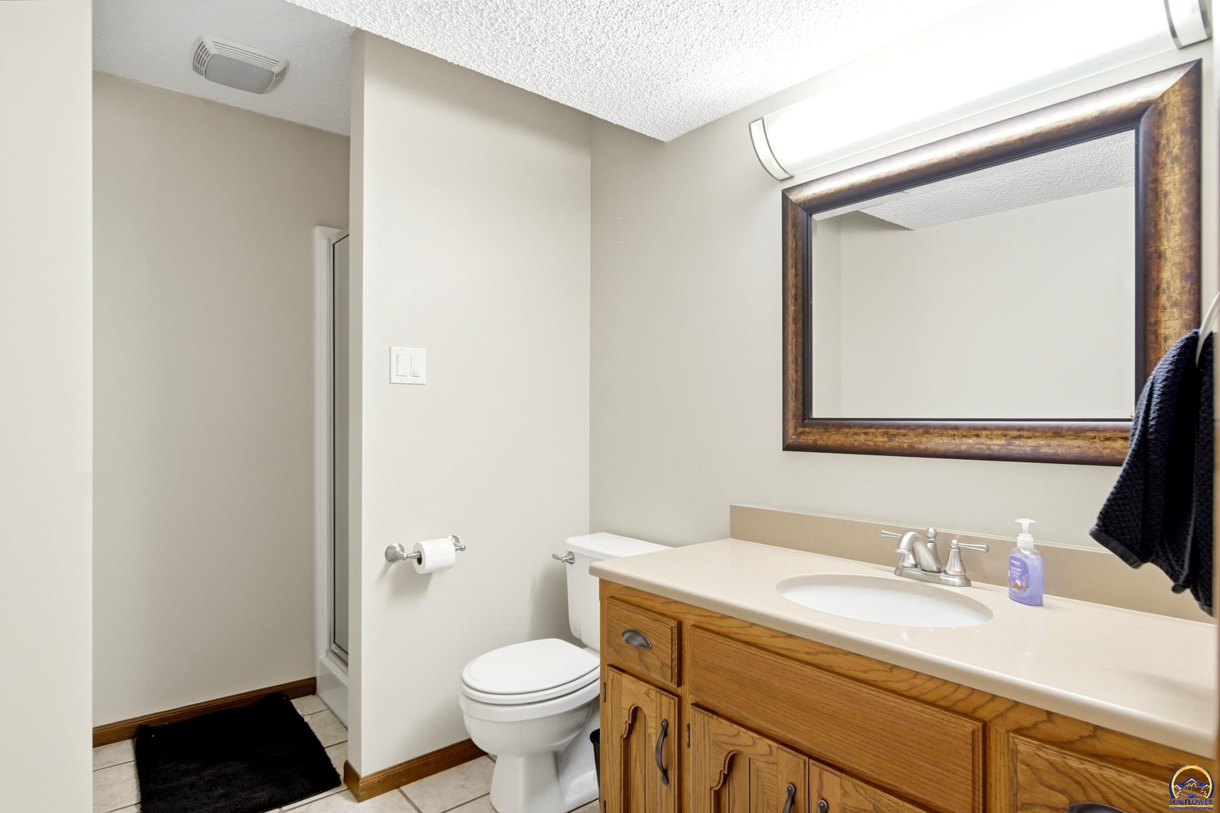 2732 Southwest Staffordshire Road Topeka, KS 66614 - Photo 16 of 20