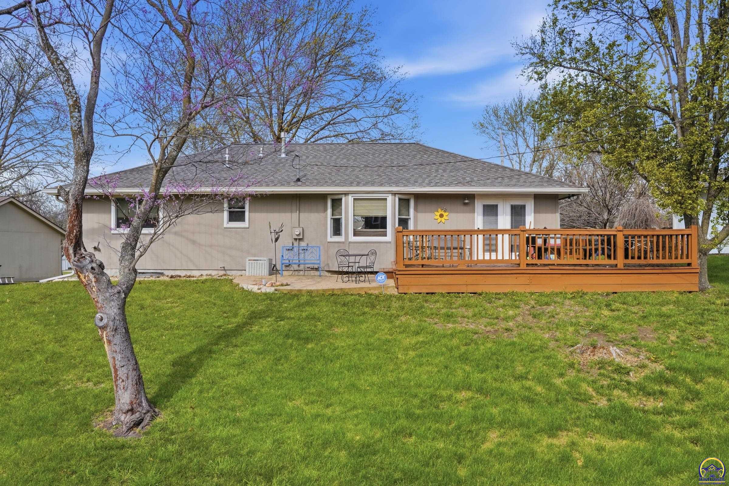 2732 Southwest Staffordshire Road Topeka, KS 66614 - Photo 18 of 20