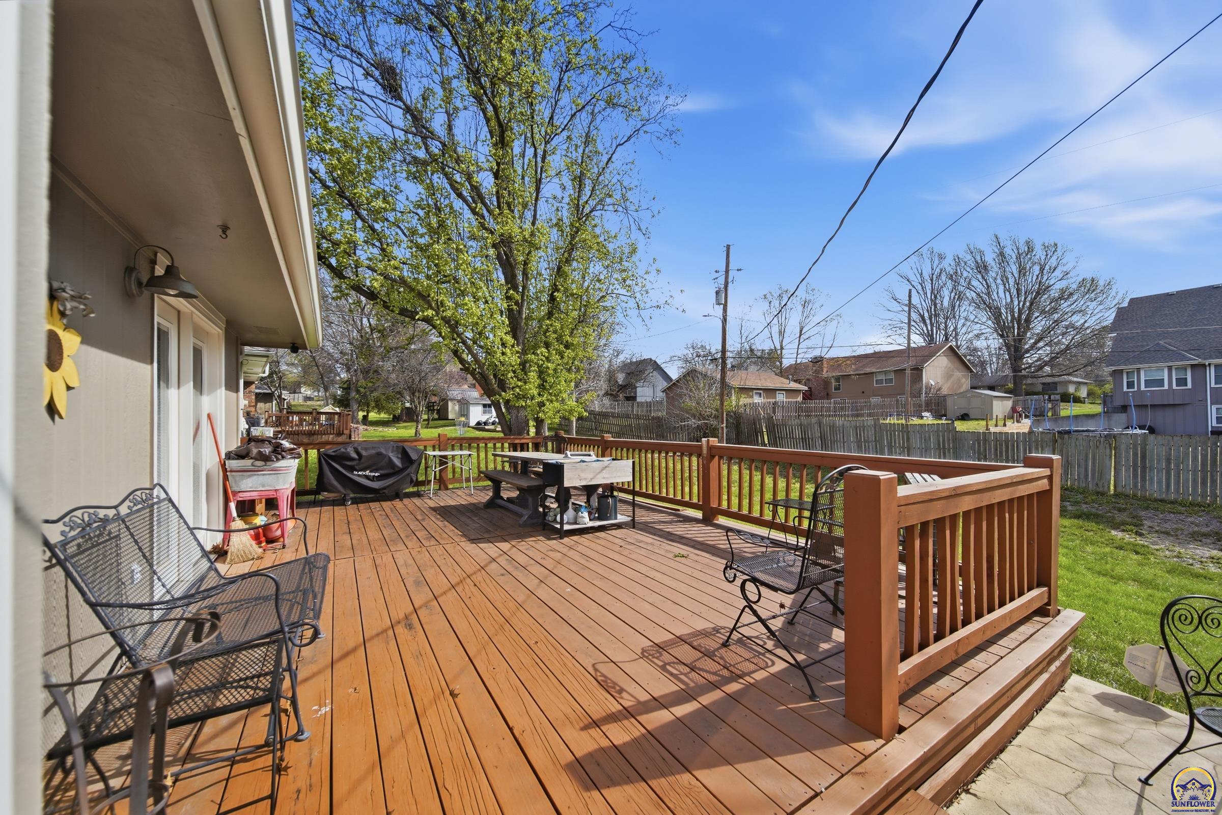 2732 Southwest Staffordshire Road Topeka, KS 66614 - Photo 20 of 20