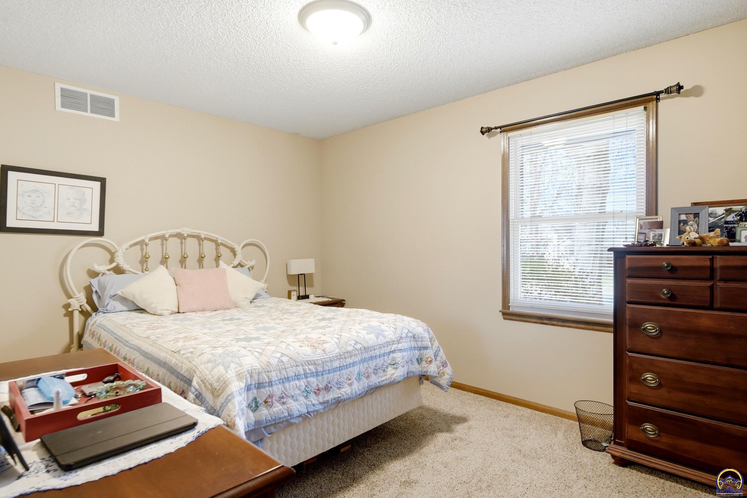 2732 Southwest Staffordshire Road Topeka, KS 66614 - Photo 7 of 20