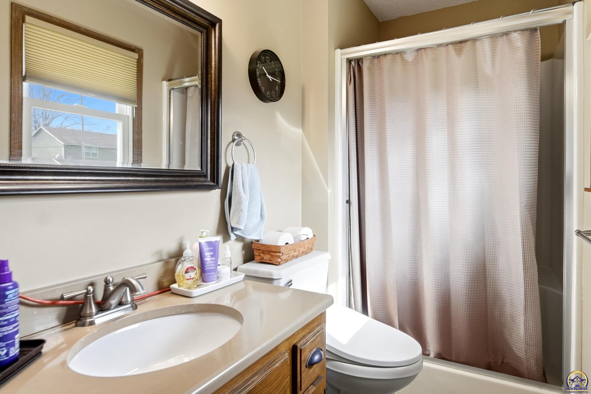 2732 Southwest Staffordshire Road Topeka, KS 66614 - Photo 9 of 20