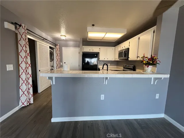 $2,000 | 11410 Dolan Avenue, Unit 315, Downey, CA 90241