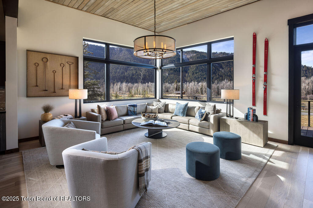 14135 Drake Drive Jackson, WY 83001 - Photo 14 of 35 Living Room
