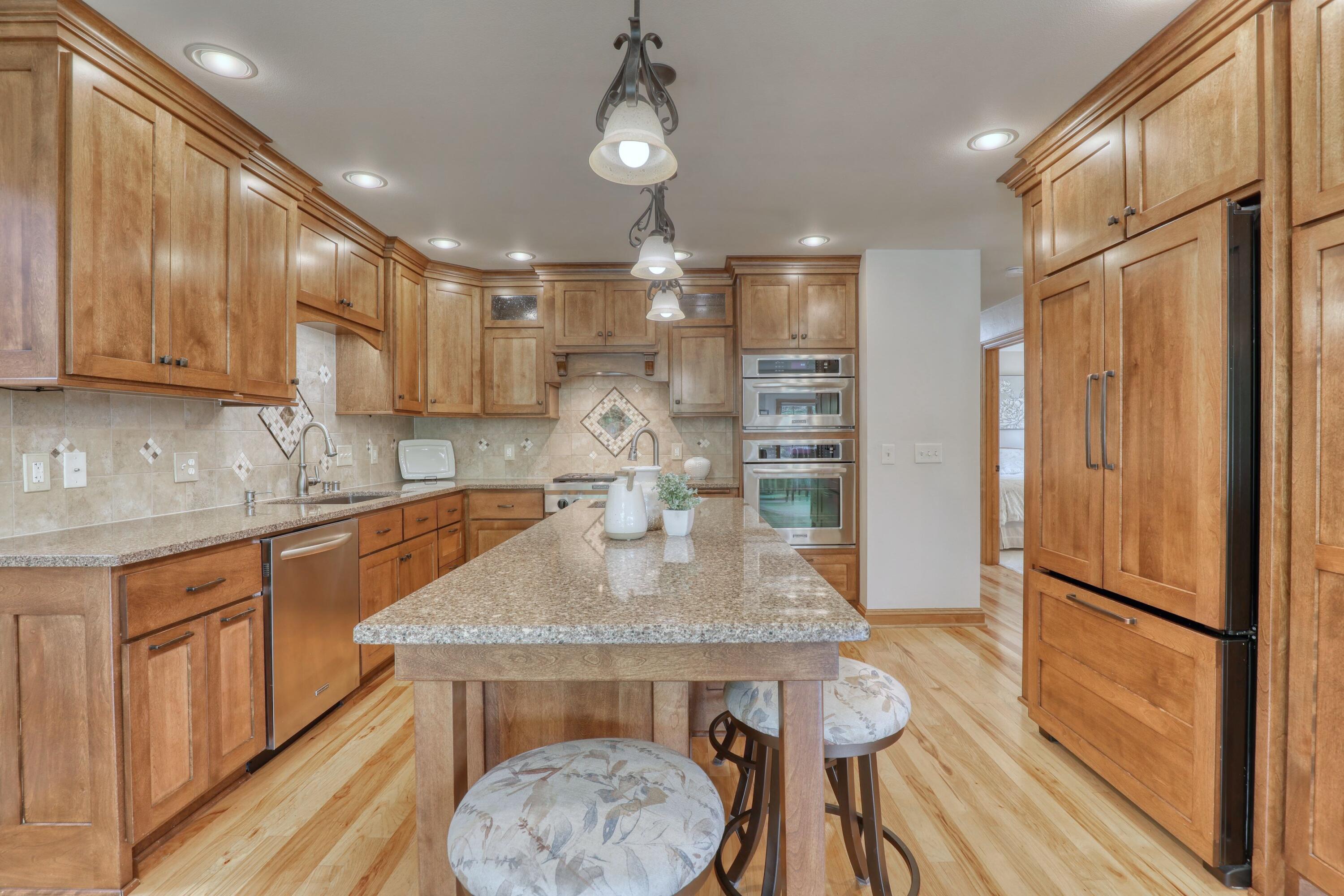 6715 Alpine Drive Addison, WI 53090 - Photo 8 of 59 Custom Kitchen