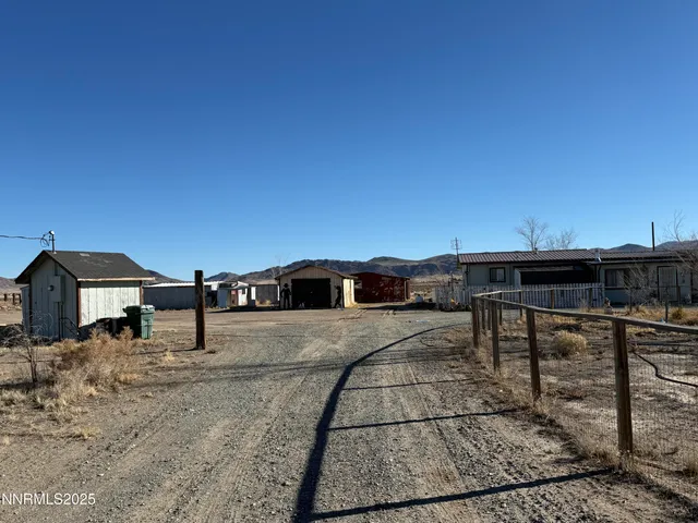 $299,900 | 20 Miley Lane, Yerington, NV 89447