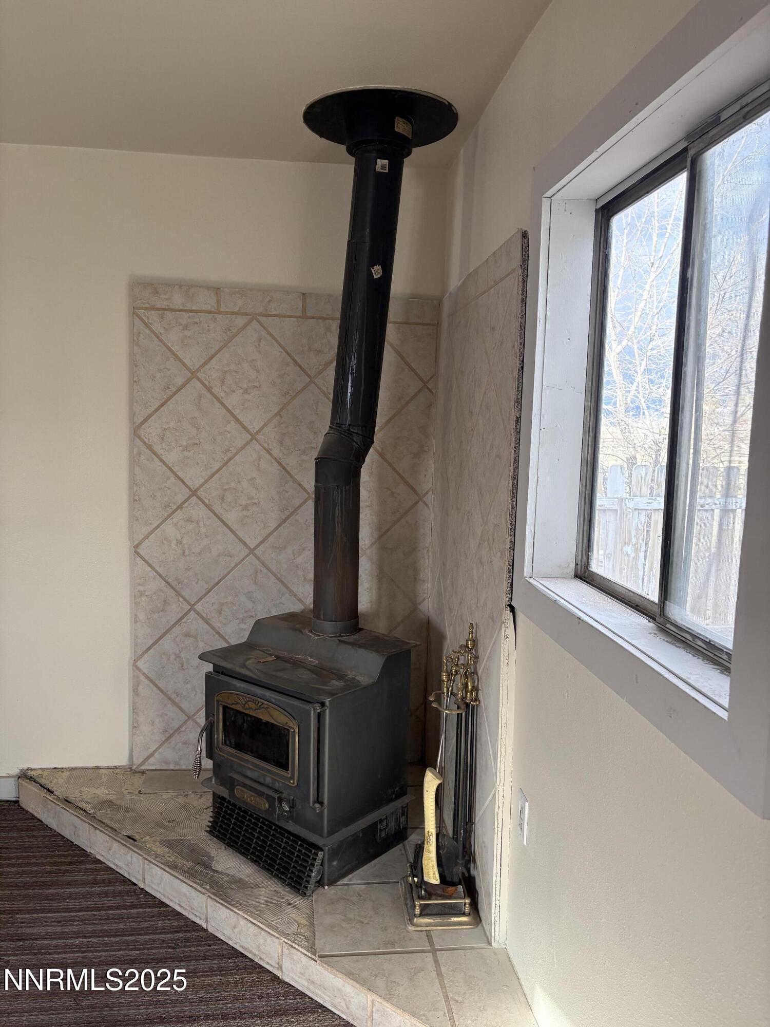 20 Miley Lane Yerington, NV 89447 - Photo 19 of 29 a view of entryway