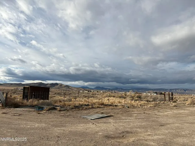 $299,900 | 20 Miley Lane, Yerington, NV 89447