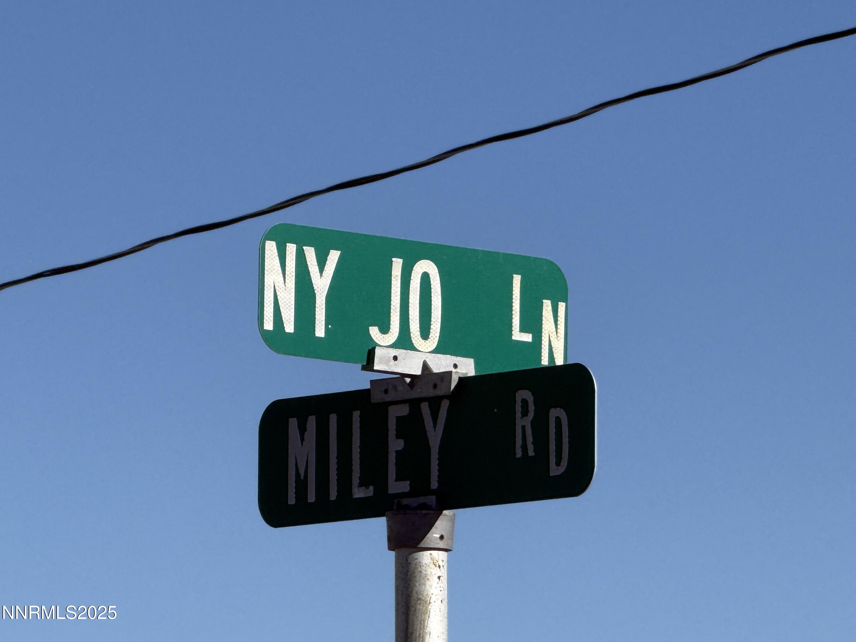 20 Miley Lane Yerington, NV 89447 - Photo 3 of 29 a view of entryway