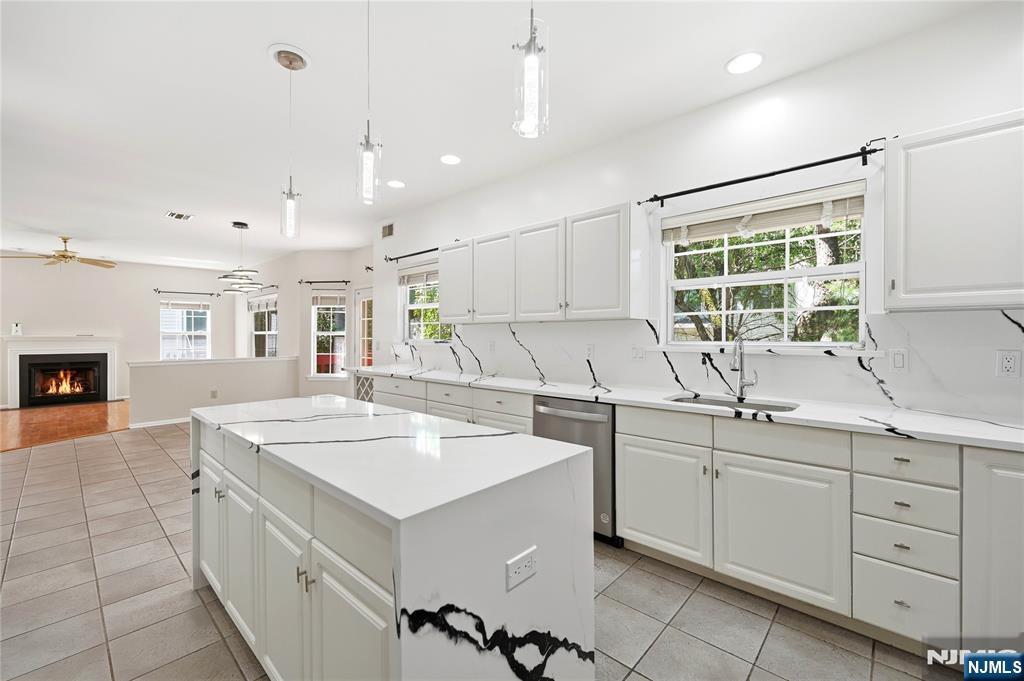 19 Colmart Way Bridgewater, NJ 08807 - Photo 12 of 44