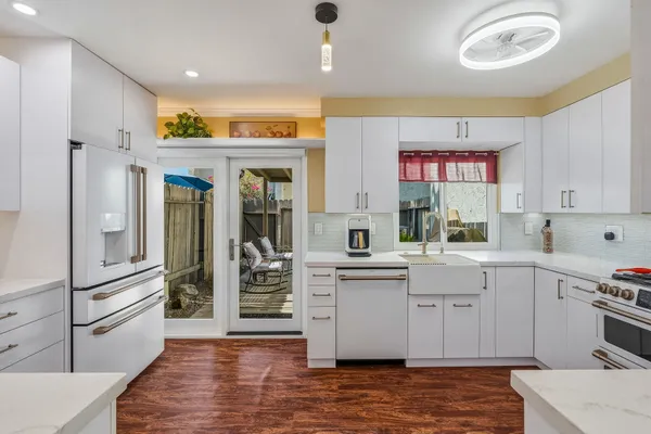 $385,000 | 334 West Santa Elena Road, Palm Springs, CA 92262