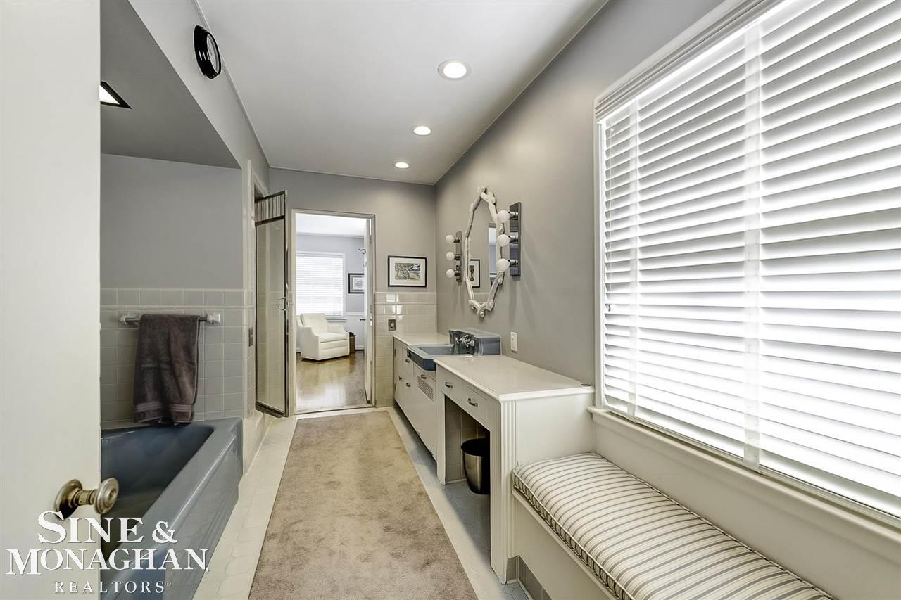 25 Beacon Hill Road Grosse Pointe, MI 48236 - Photo 33 of 70 50071532-32.JPG