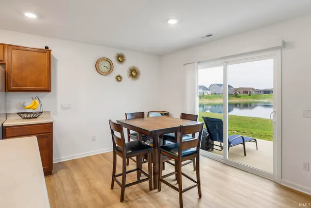 $289,900 | 1399 Livingston Lks Way, Fort Wayne, IN 46818