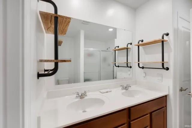 $289,900 | 1399 Livingston Lks Way, Fort Wayne, IN 46818