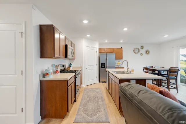 $289,900 | 1399 Livingston Lks Way, Fort Wayne, IN 46818