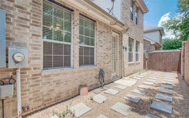 $3,000 | 3207 Holly Crossing Drive, Houston, TX 77042