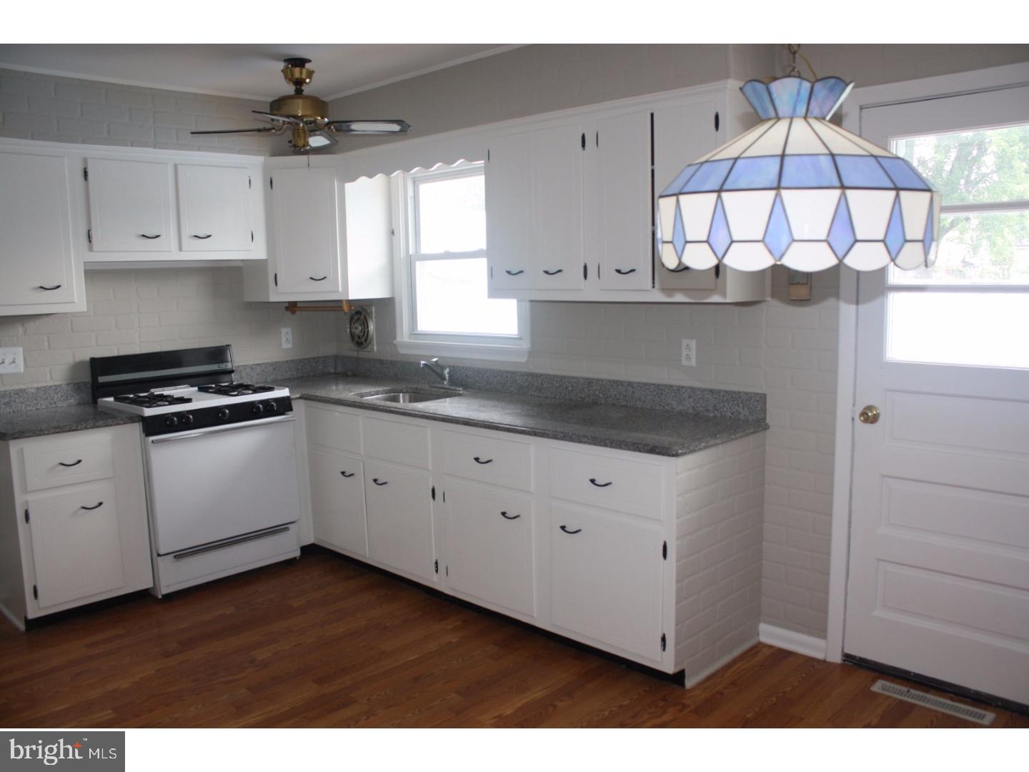 2401 Nassau Road Cinnaminson, NJ 08077 - Photo 5 of 24 Kitchen