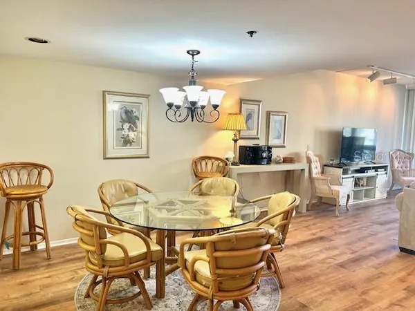 $2,700 | 1095 Gulf Of Mexico Drive, Unit 104, Longboat Key, FL 34228