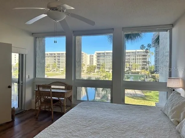 $2,700 | 1095 Gulf Of Mexico Drive, Unit 104, Longboat Key, FL 34228