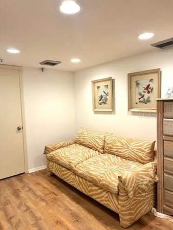 $2,700 | 1095 Gulf Of Mexico Drive, Unit 104, Longboat Key, FL 34228