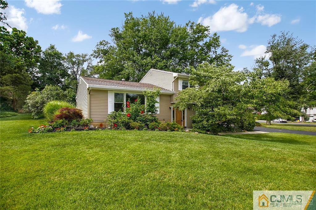 5 Steelox Road East Brunswick, NJ 08816 - Photo 3 of 24 a front view of a house with garden