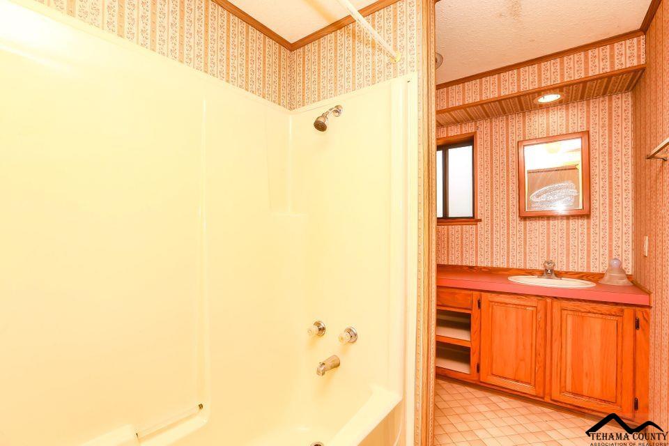 4933 Pinehurst Road Anderson, CA 96007 - Photo 19 of 45
