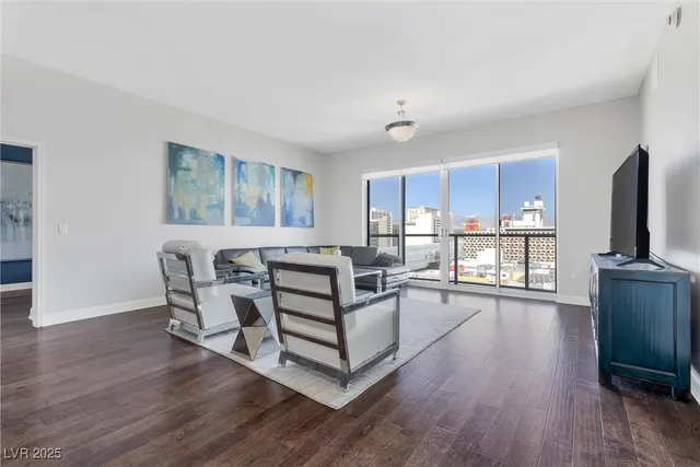 $2,895 | 150 South Las Vegas Boulevard, Unit 1506, Las Vegas, NV 89101
