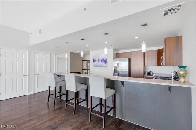 $2,895 | 150 South Las Vegas Boulevard, Unit 1506, Las Vegas, NV 89101