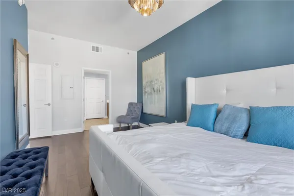 $2,695 | 150 South Las Vegas Boulevard, Unit 1506, Las Vegas, NV 89101