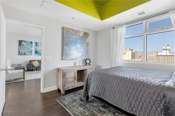 $2,695 | 150 South Las Vegas Boulevard, Unit 1506, Las Vegas, NV 89101