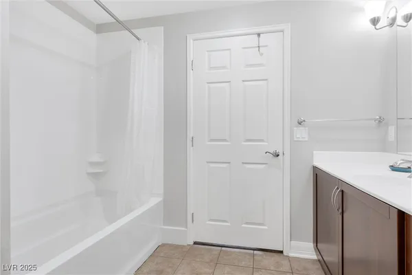 $2,695 | 150 South Las Vegas Boulevard, Unit 1506, Las Vegas, NV 89101