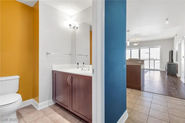 $2,695 | 150 South Las Vegas Boulevard, Unit 1506, Las Vegas, NV 89101