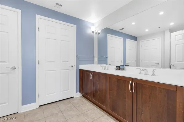 $2,695 | 150 South Las Vegas Boulevard, Unit 1506, Las Vegas, NV 89101