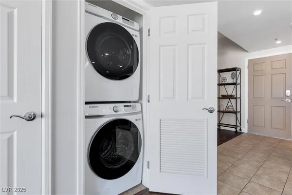 $2,695 | 150 South Las Vegas Boulevard, Unit 1506, Las Vegas, NV 89101