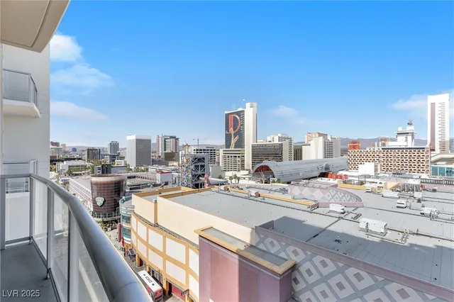 $2,895 | 150 South Las Vegas Boulevard, Unit 1506, Las Vegas, NV 89101