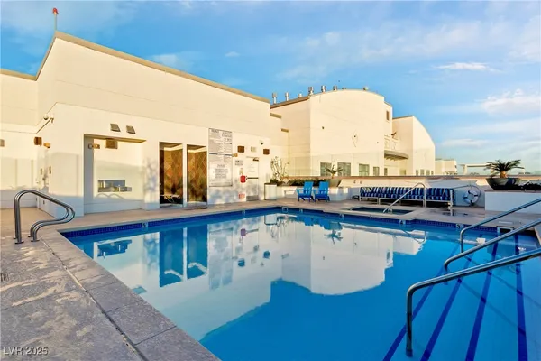 $2,695 | 150 South Las Vegas Boulevard, Unit 1506, Las Vegas, NV 89101