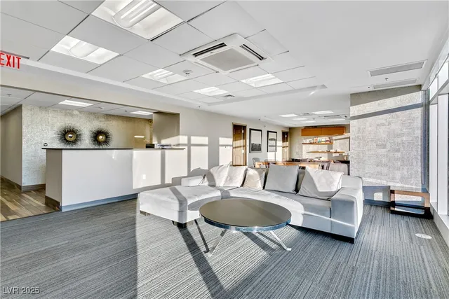 $2,895 | 150 South Las Vegas Boulevard, Unit 1506, Las Vegas, NV 89101