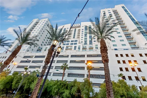 $2,695 | 150 South Las Vegas Boulevard, Unit 1506, Las Vegas, NV 89101