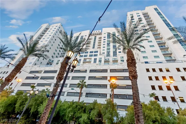 $2,895 | 150 South Las Vegas Boulevard, Unit 1506, Las Vegas, NV 89101
