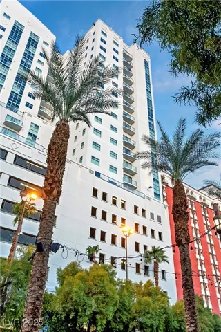 $2,895 | 150 South Las Vegas Boulevard, Unit 1506, Las Vegas, NV 89101