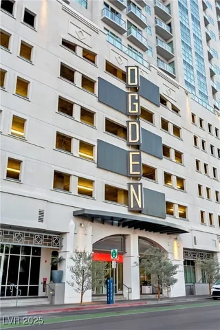 $2,895 | 150 South Las Vegas Boulevard, Unit 1506, Las Vegas, NV 89101