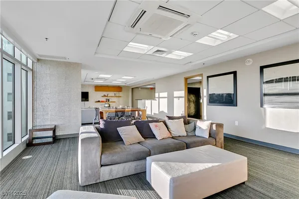 $2,695 | 150 South Las Vegas Boulevard, Unit 1506, Las Vegas, NV 89101