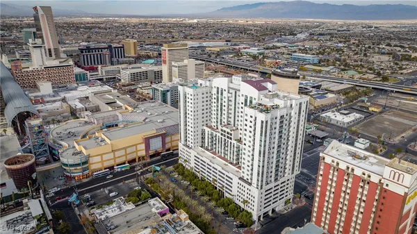 $2,695 | 150 South Las Vegas Boulevard, Unit 1506, Las Vegas, NV 89101