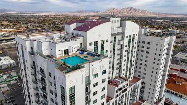 $2,695 | 150 South Las Vegas Boulevard, Unit 1506, Las Vegas, NV 89101