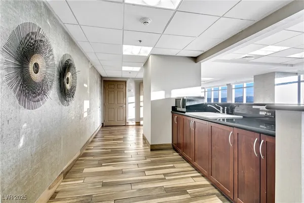 $2,695 | 150 South Las Vegas Boulevard, Unit 1506, Las Vegas, NV 89101