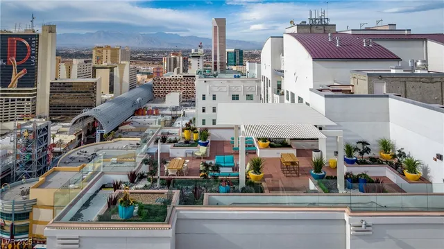 $2,895 | 150 South Las Vegas Boulevard, Unit 1506, Las Vegas, NV 89101