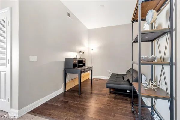 $2,695 | 150 South Las Vegas Boulevard, Unit 1506, Las Vegas, NV 89101