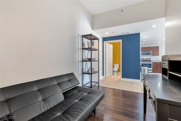 $2,695 | 150 South Las Vegas Boulevard, Unit 1506, Las Vegas, NV 89101